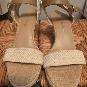 Nude wedge sandal